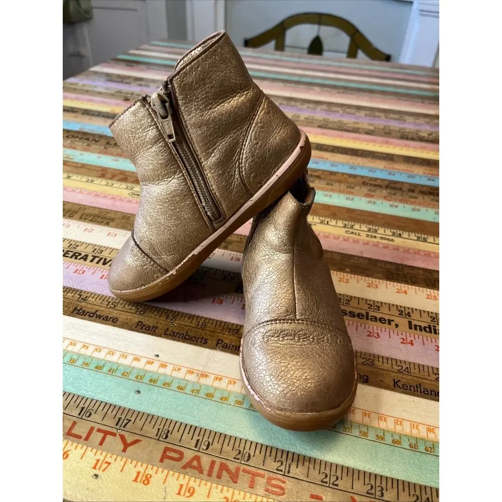 Livie & Luca Size 11 Ali Ankle Boots Metallic Rose Pink Girls PLAY CONDITION